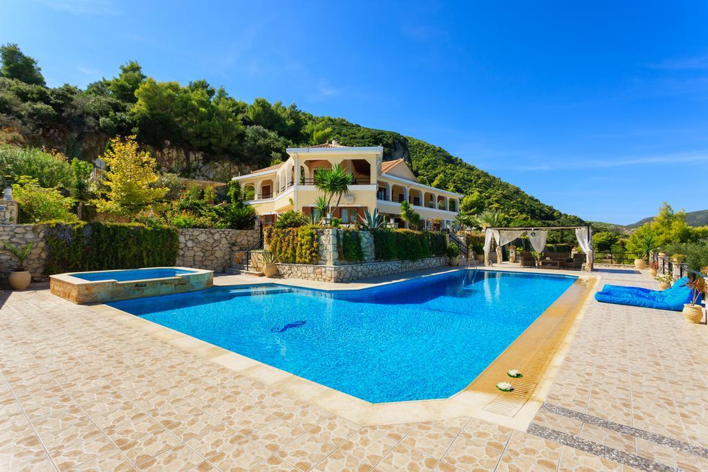 Villa Akros And Suites Keri Ngoại thất bức ảnh