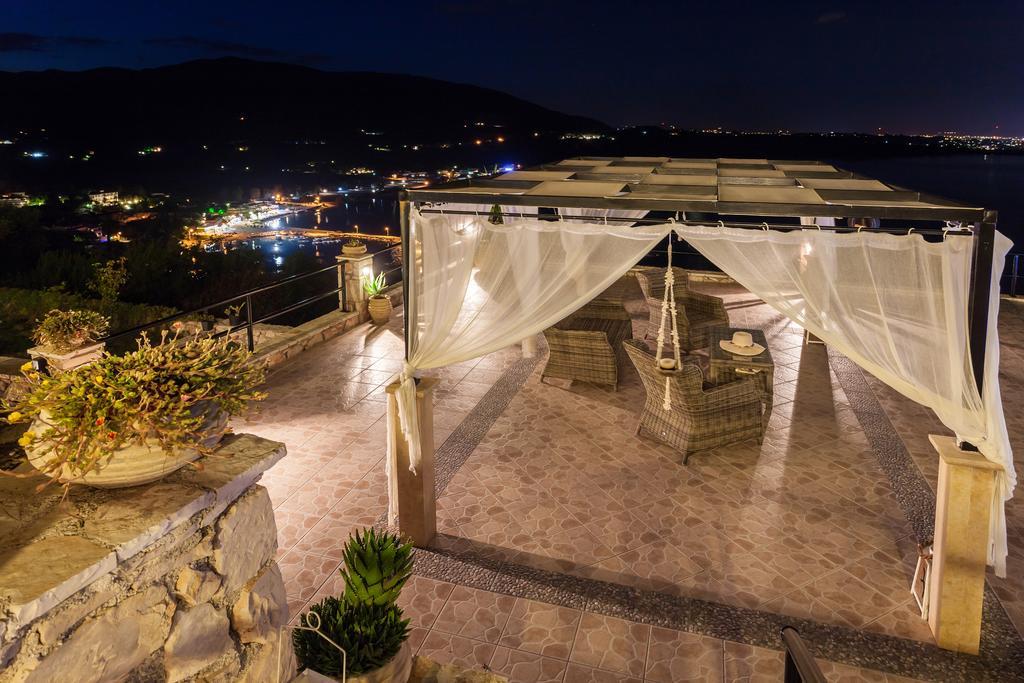 Villa Akros And Suites Keri Ngoại thất bức ảnh