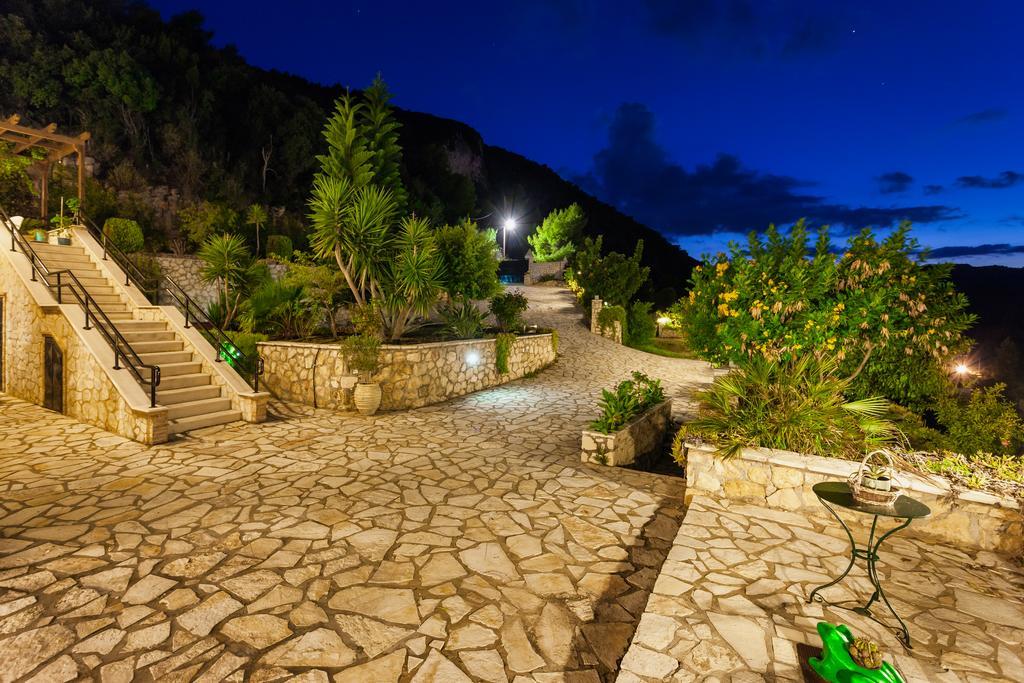 Villa Akros And Suites Keri Ngoại thất bức ảnh