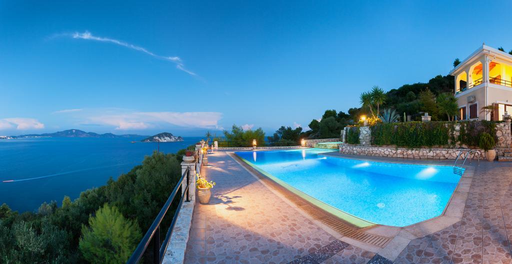 Villa Akros And Suites Keri Ngoại thất bức ảnh
