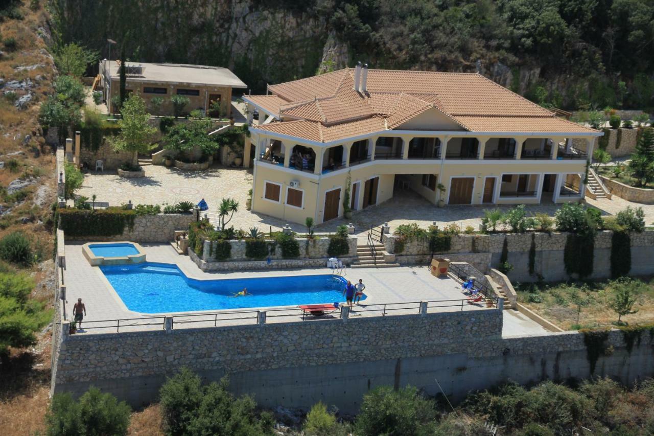 Villa Akros And Suites Keri Ngoại thất bức ảnh